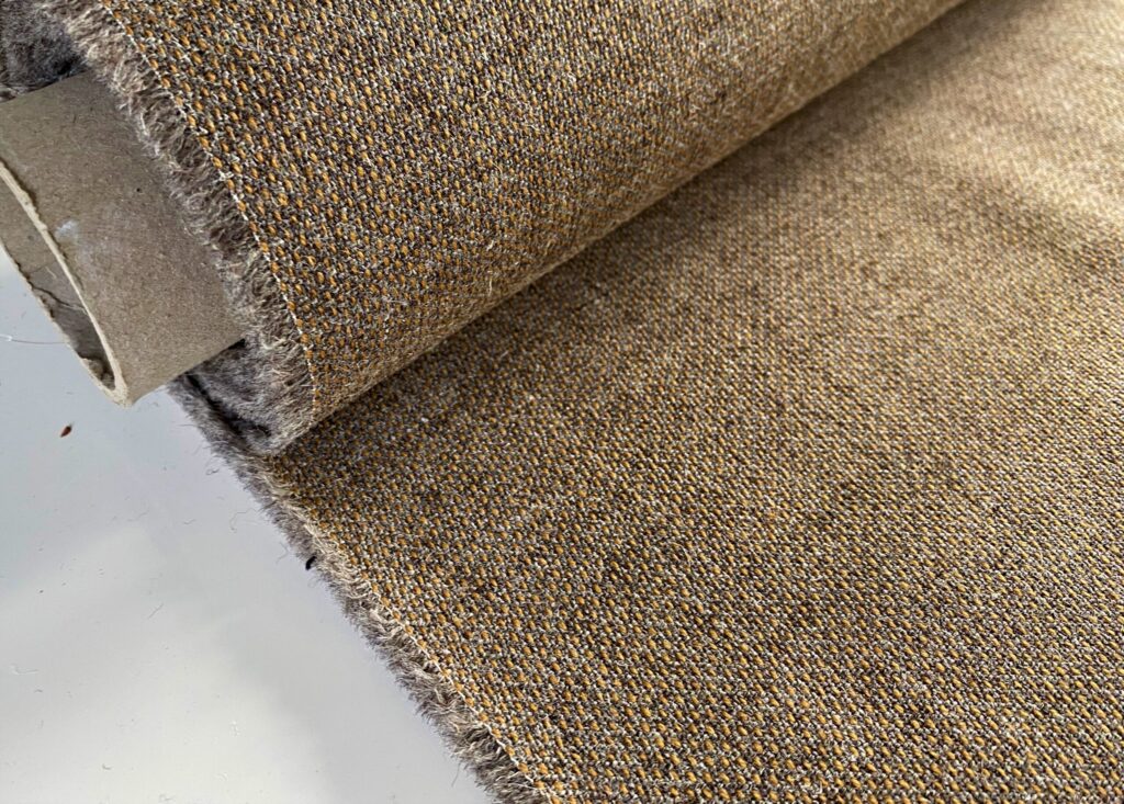 Kvadrat Clara 2 273 grey-brown camel