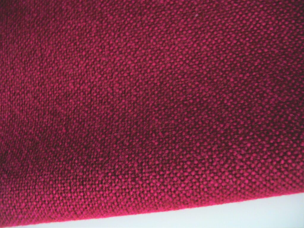 Kvadrat Hallingdal 65 573 dark pink green-brown