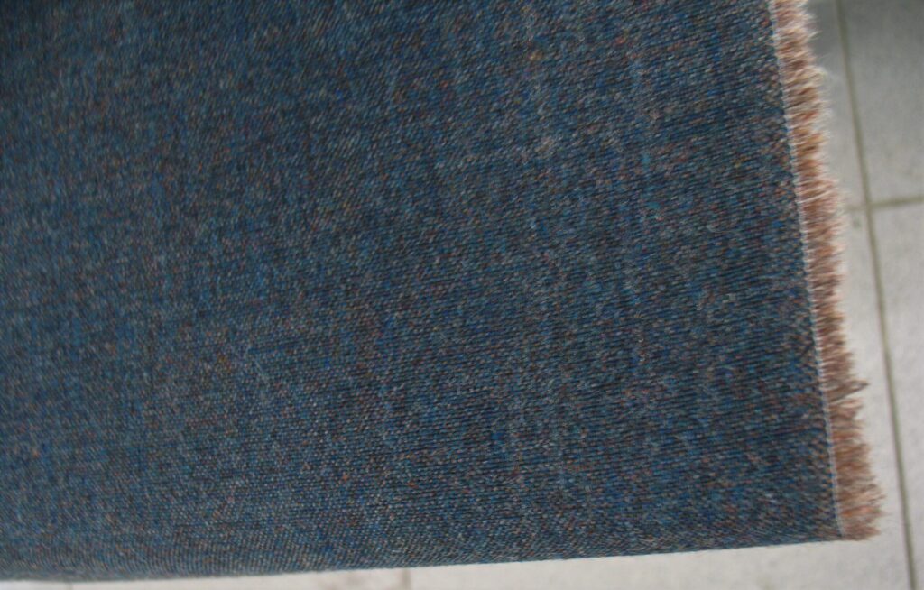 Kvadrat Remix 3 753 blue brown