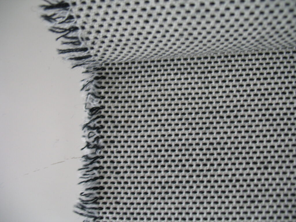 Kvadrat Basel 129 cream black
