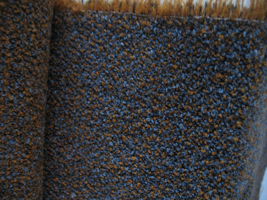 Kvadrat Outback 451 burnt orange grey