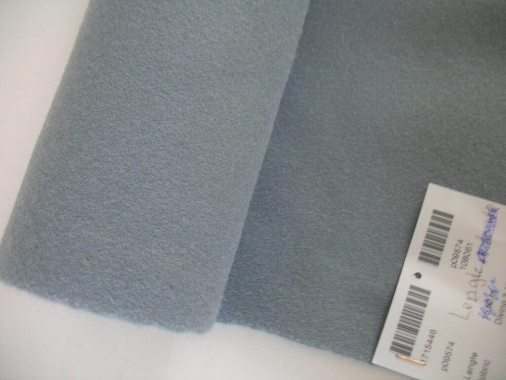 Kvadrat Divina 3 171 light grey