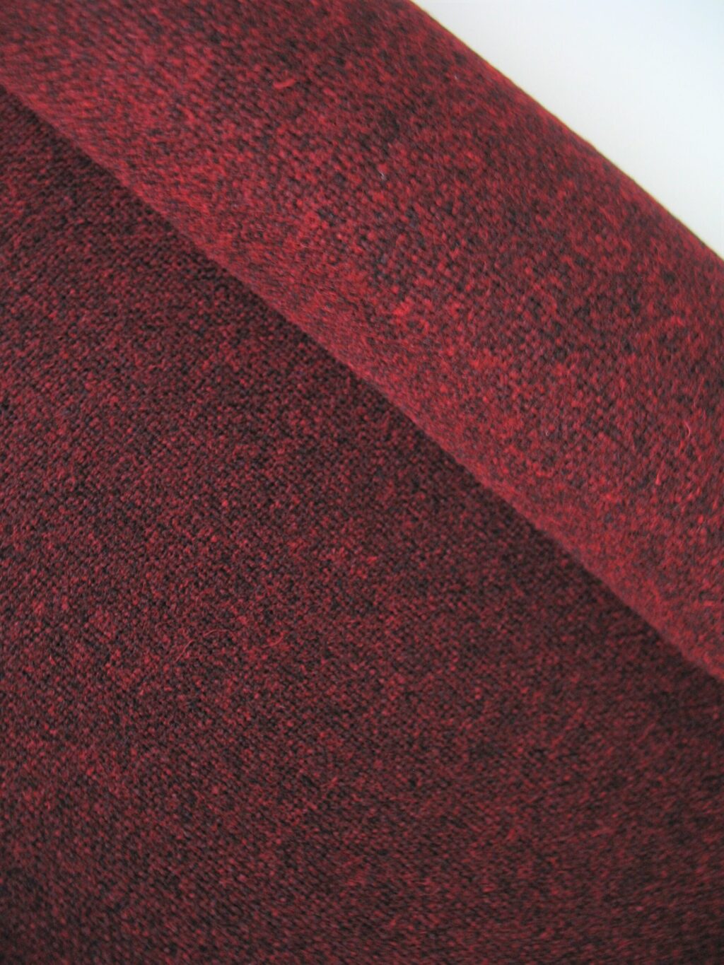 Kvadrat Tonica 2 612 dark red