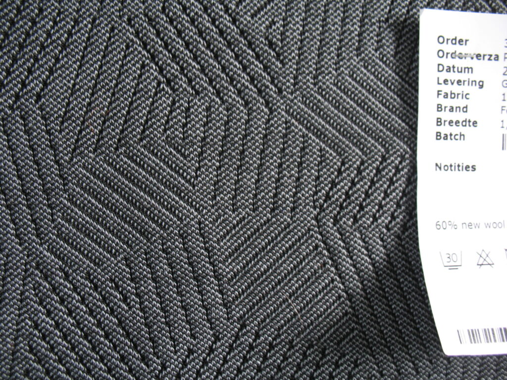 Kvadrat Razzle Dazzle Carbon 0156 grey black