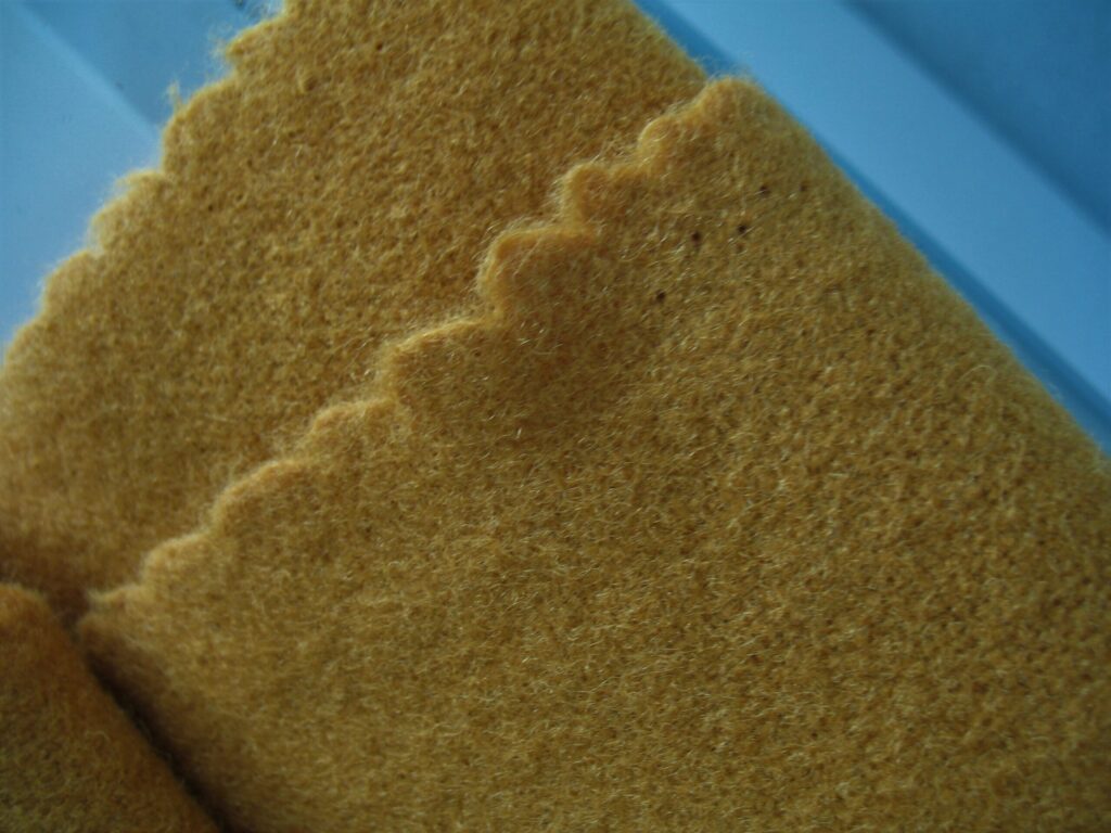 Kvadrat Tonus 4 454 dark yellow