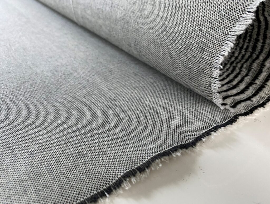 Kvadrat Basel 126 white black