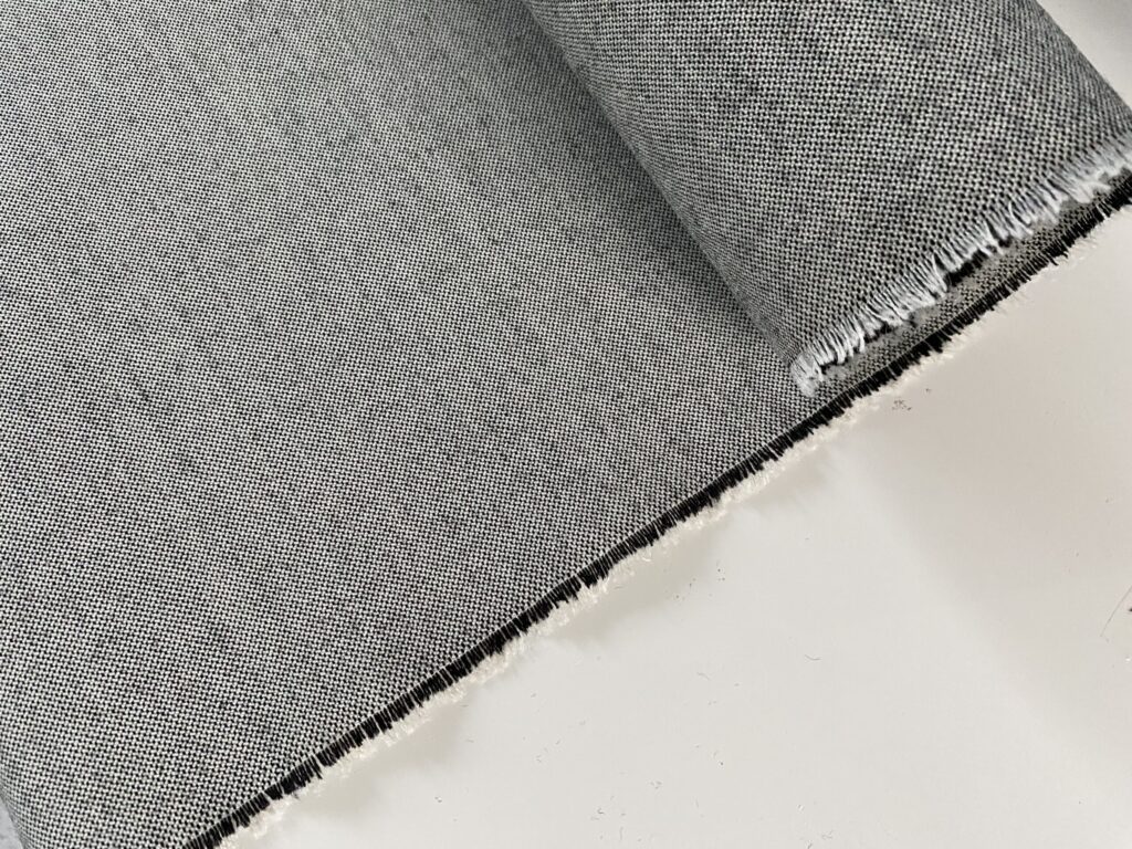 Kvadrat Basel 126 white black