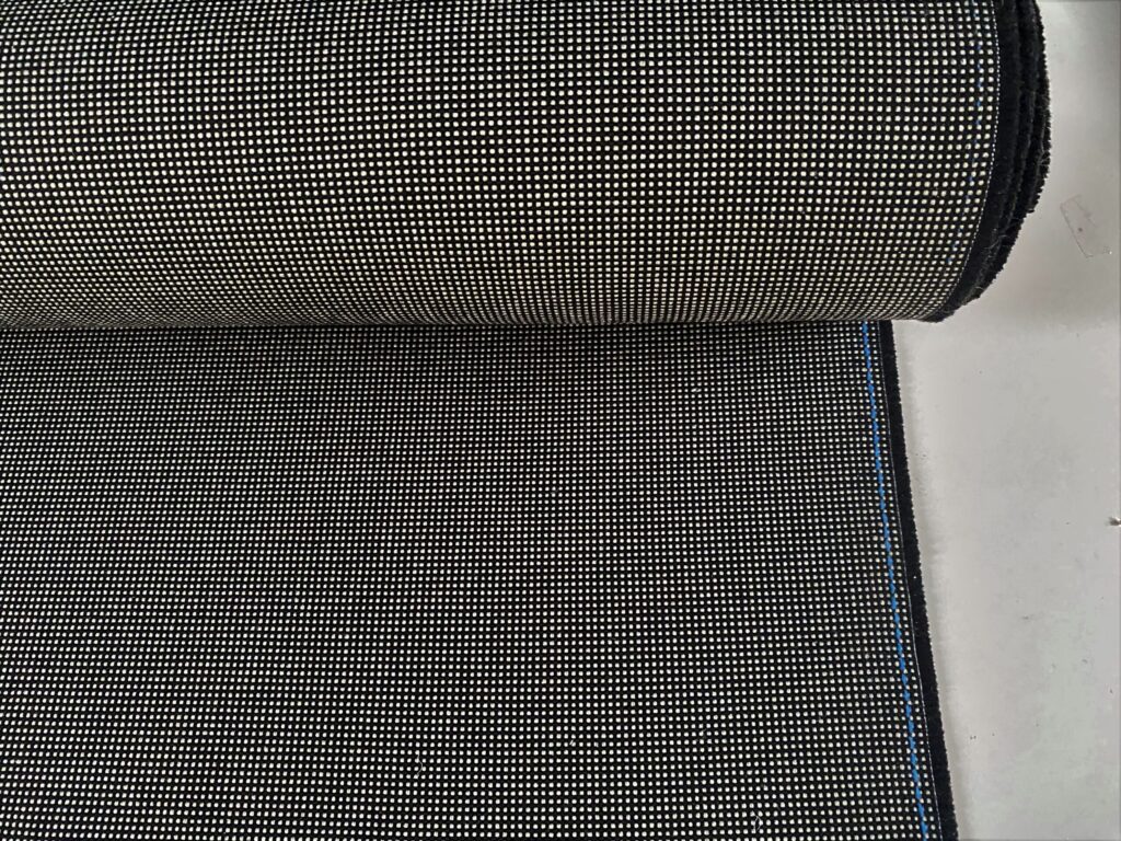 Kvadrat Pro 2 241 black and grey chequered