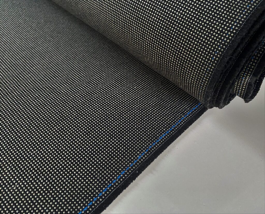 Kvadrat Pro 2 241 black and grey chequered