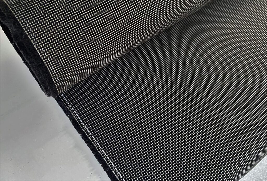 Kvadrat Pro 2 241 black and grey chequered