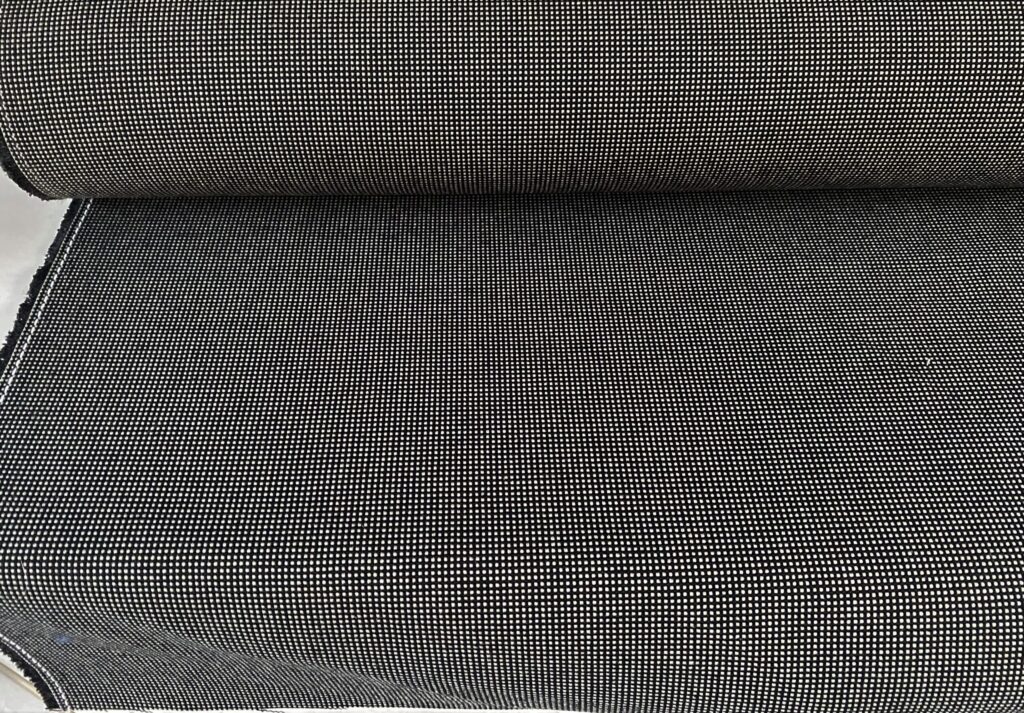 Kvadrat Pro 2 241 black and grey chequered