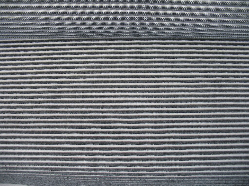 Kvadrat Chicago 129 cream white black