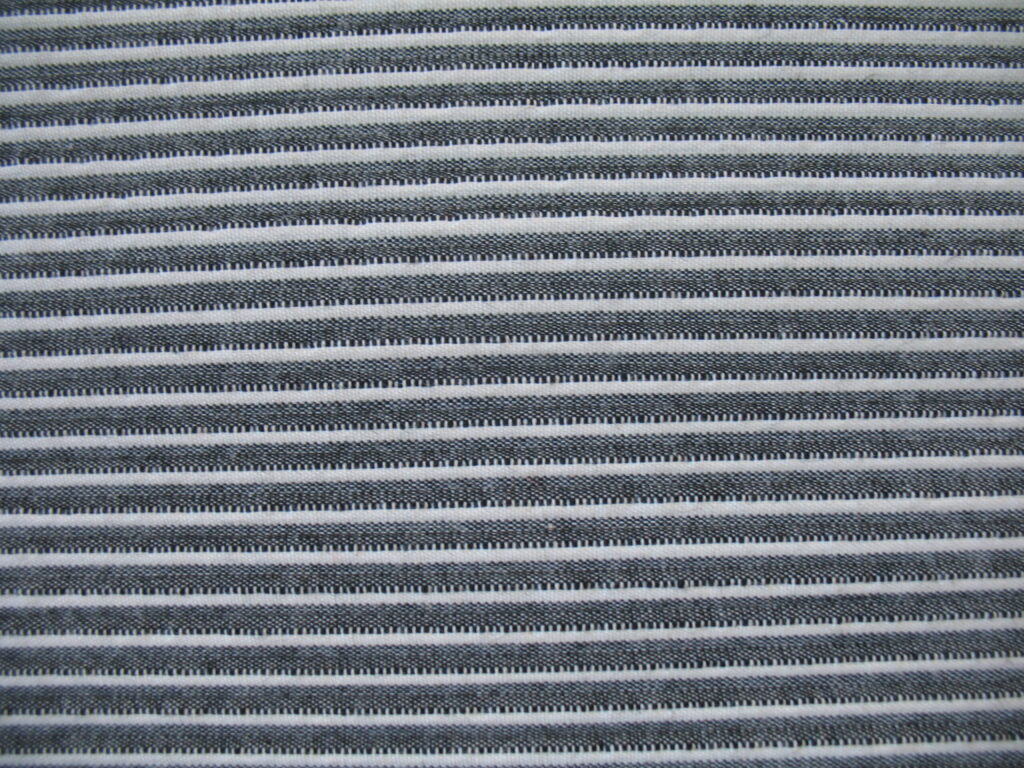 Kvadrat Chicago 129 cream white black