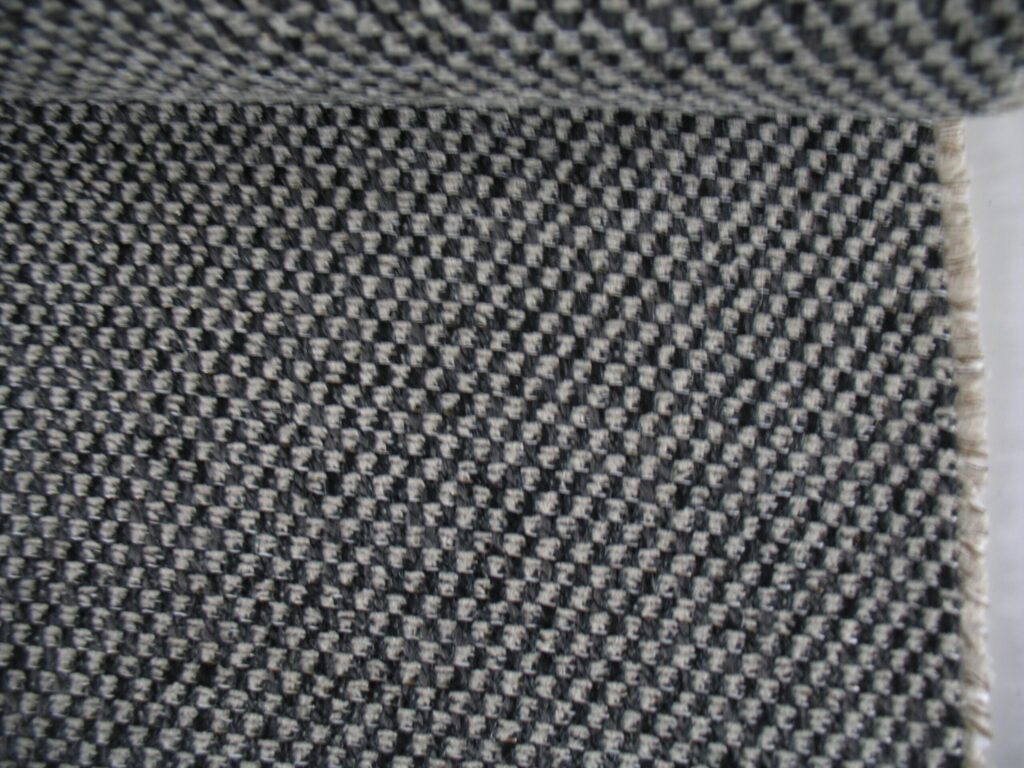 Kvadrat Medina 151 beige, brown-grey, black