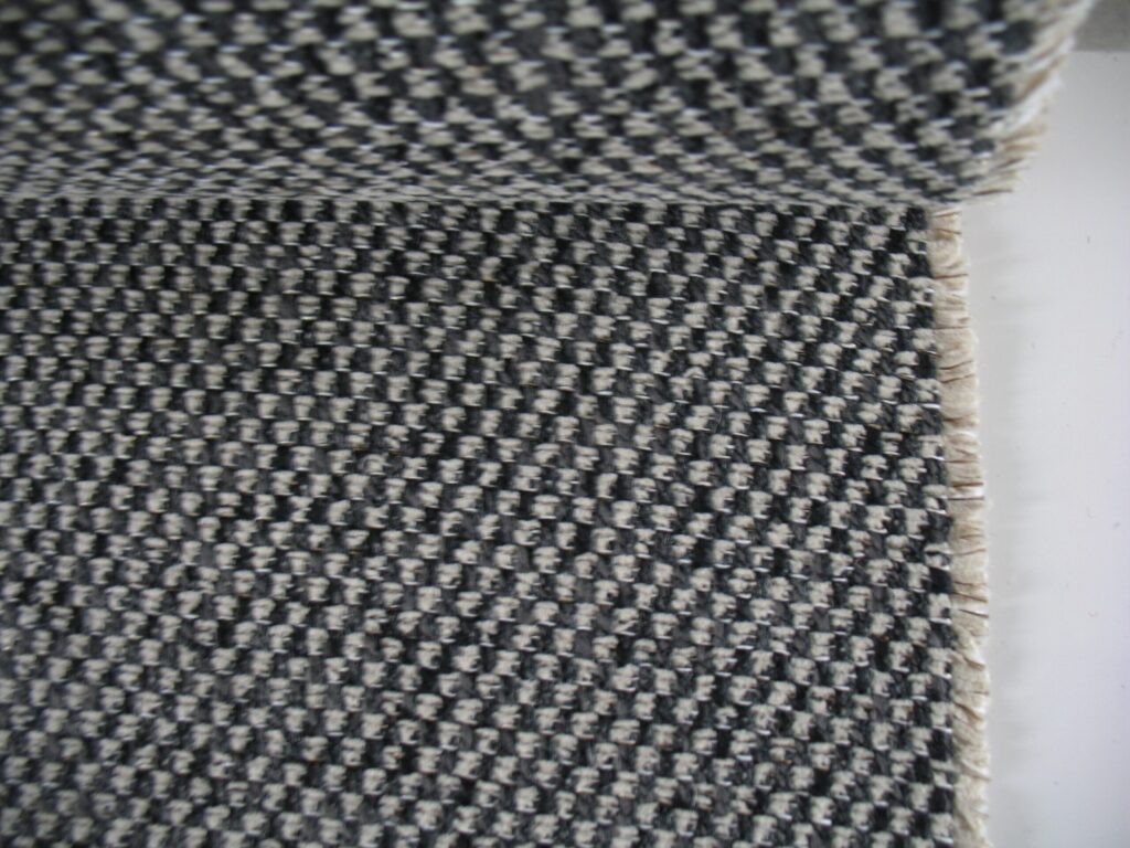 Kvadrat Medina 151 beige, brown-grey, black
