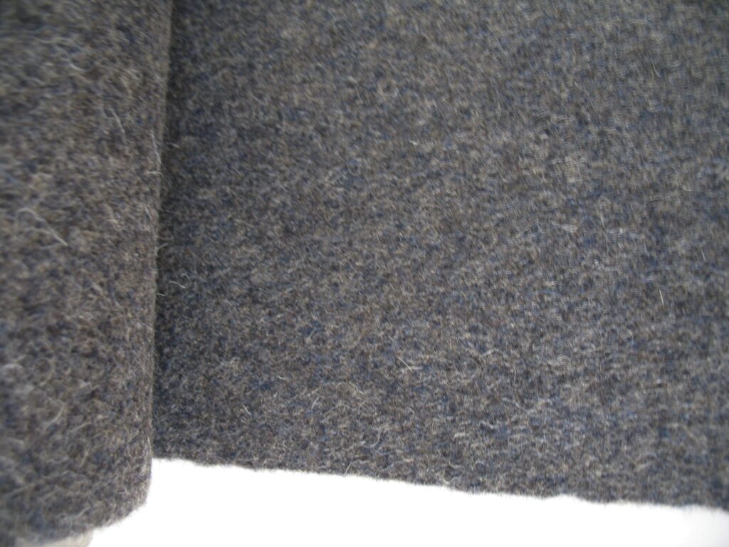 Kvadrat Divina MD 353 brown blue-grey