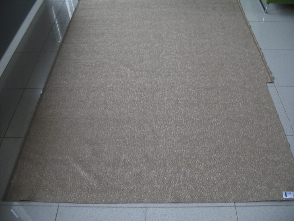 Kvadrat Sahco Kent 13 light brown