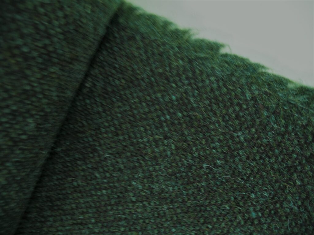 Bute Tweed 3520 Bracken green and black
