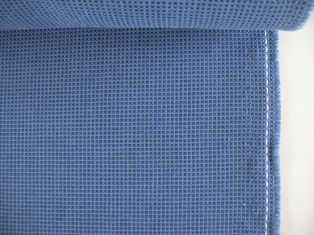 Kvadrat Pro 2 731 light and dark blue chequered