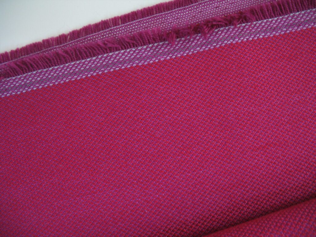 Kvadrat Steelcut Trio 653 fuchsia pink
