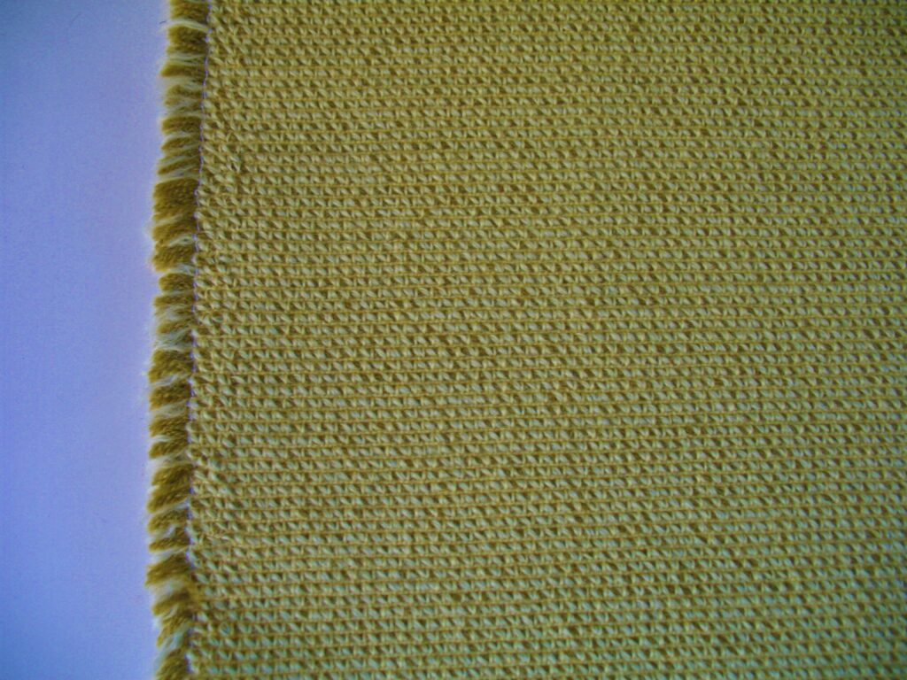 Kvadrat Perla 922 yellow-green