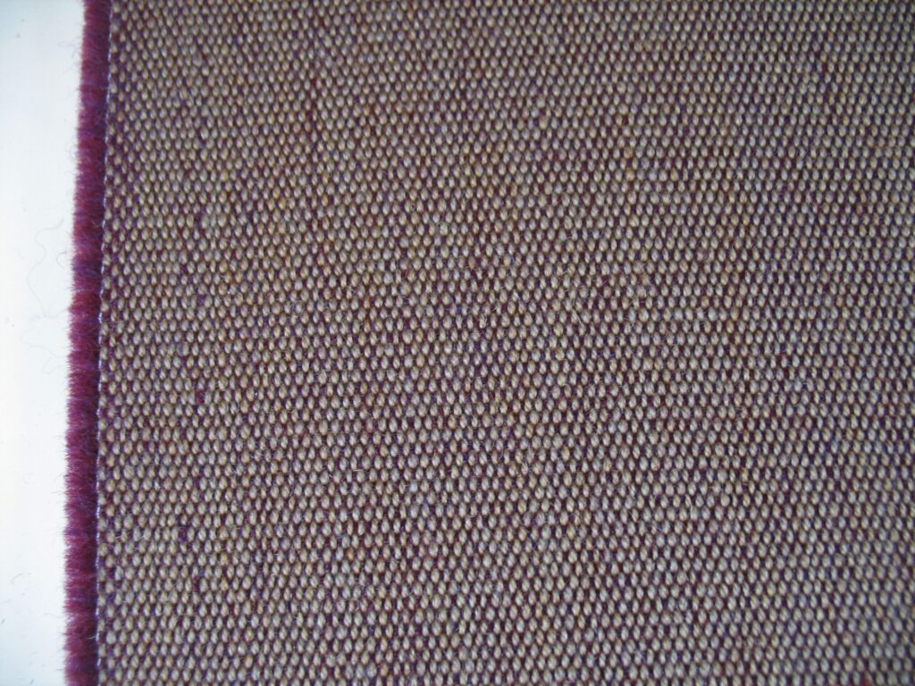 Kvadrat purple-beige Land
