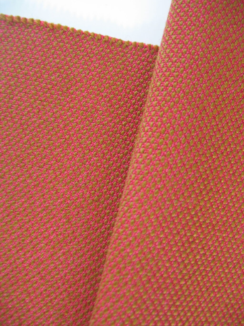 Kvadrat Steelcut Trio 2 565 olive green pink fuchsia
