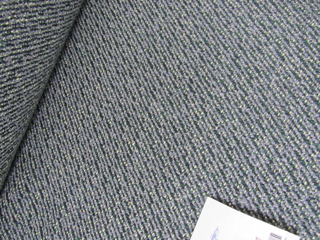 Kvadrat Noise 972 grey yellow green