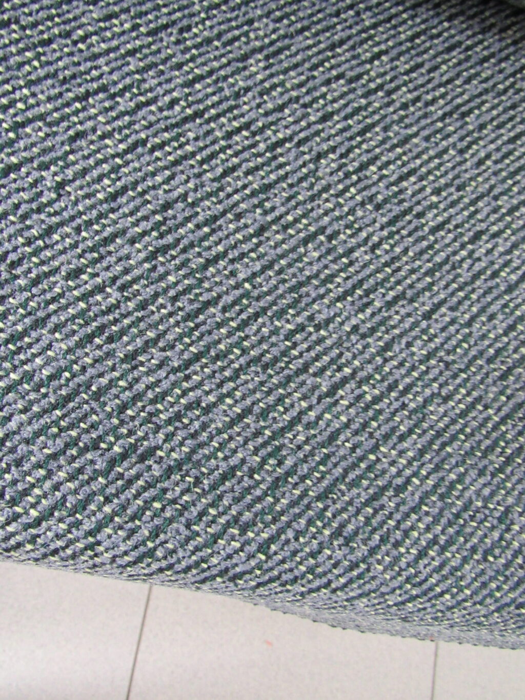 Kvadrat Noise 972 grey yellow green