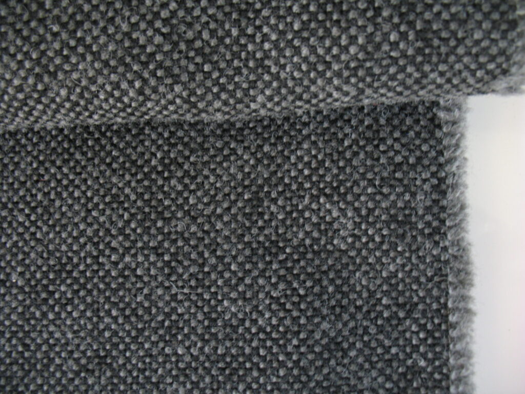 Kvadrat Hallingdal 65 173 black grey