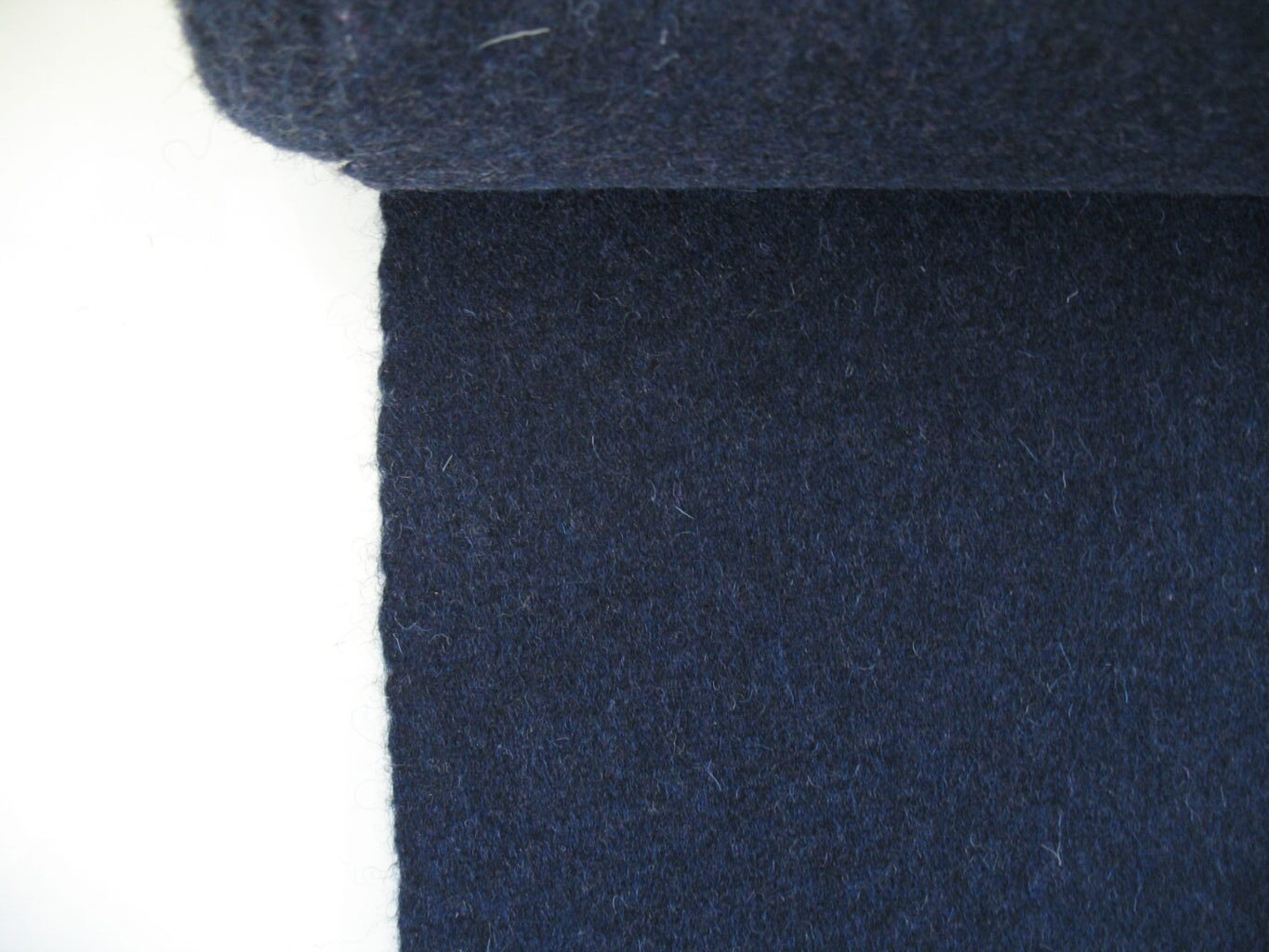 Kvadrat Divina MD 783 purple-blue black
