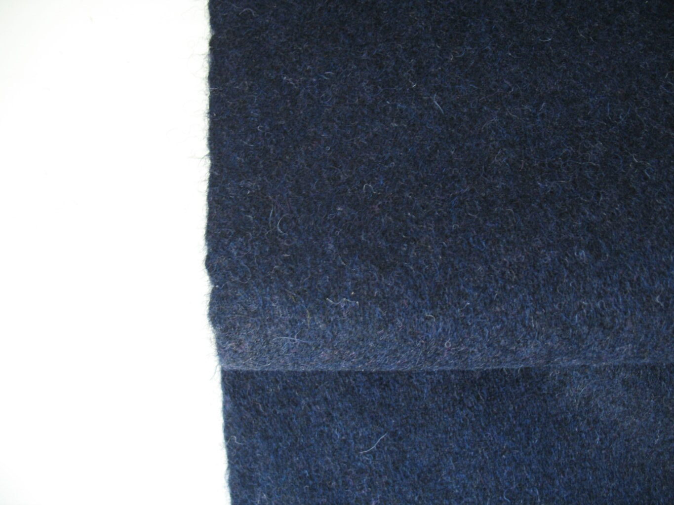 Kvadrat Divina MD 783 purple-blue black
