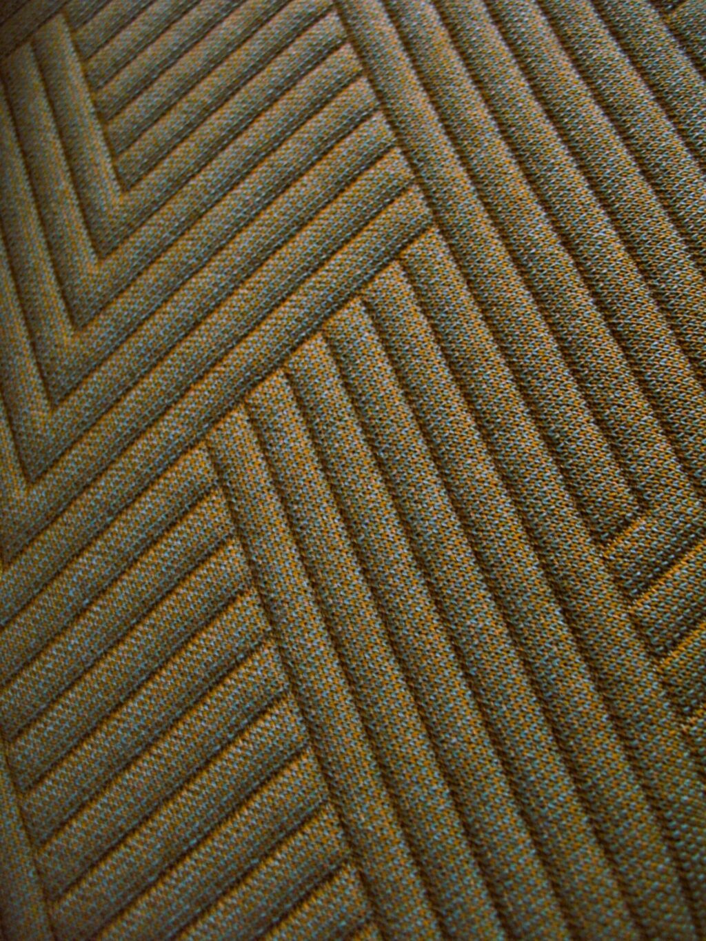 Kvadrat Febrik Mizmaze Silt 0342 orange green camel