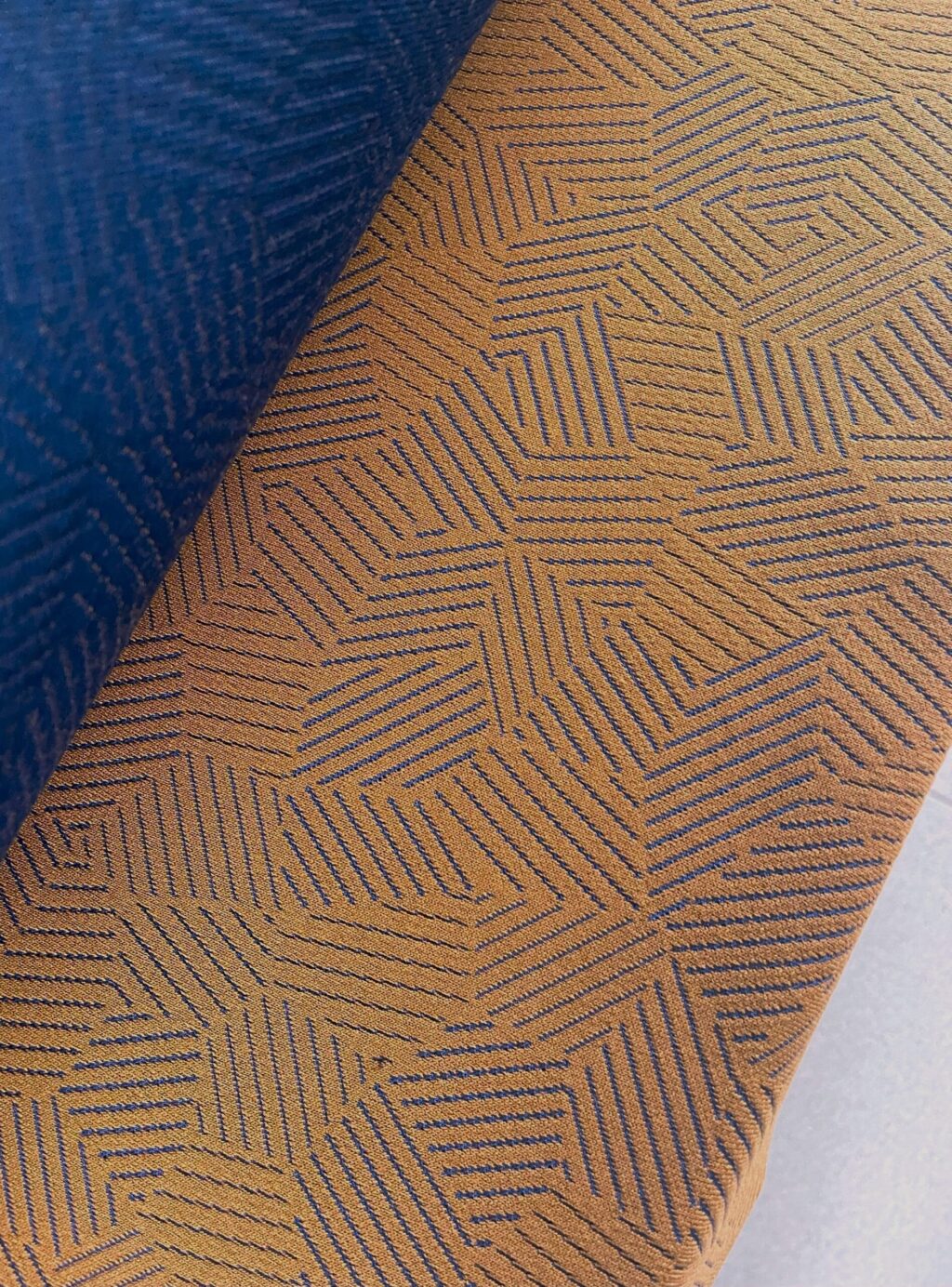Kvadrat Febrik Razzle Dazzle Ginger 0466 camel orange blue