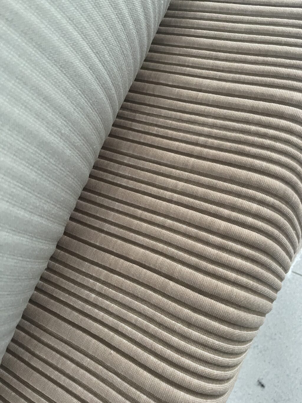Kvadrat Febrik Husk Sand 0244 sand beige