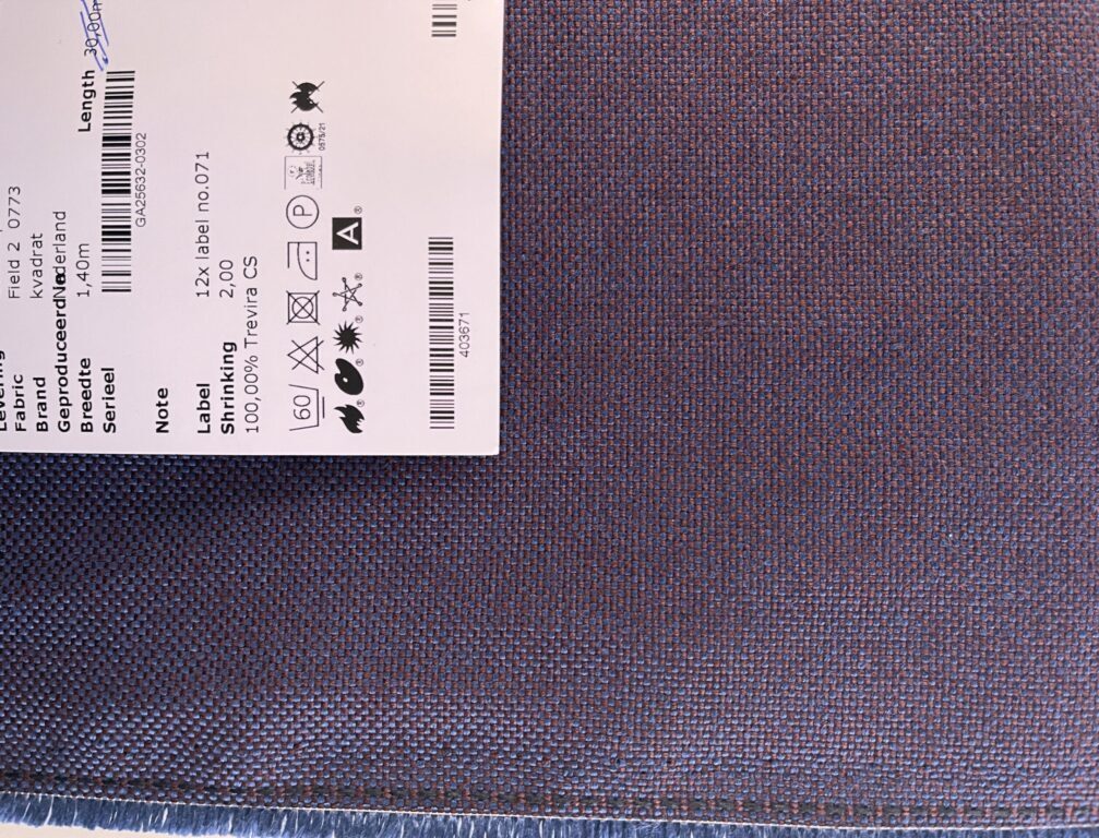 Kvadrat Field 2 0773 reddish-brown blue purple