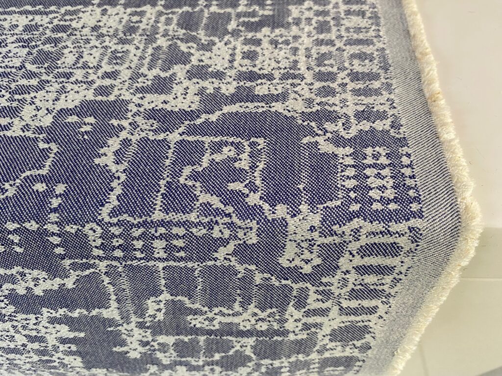 Kvadrat Grid 2 744 blue cream