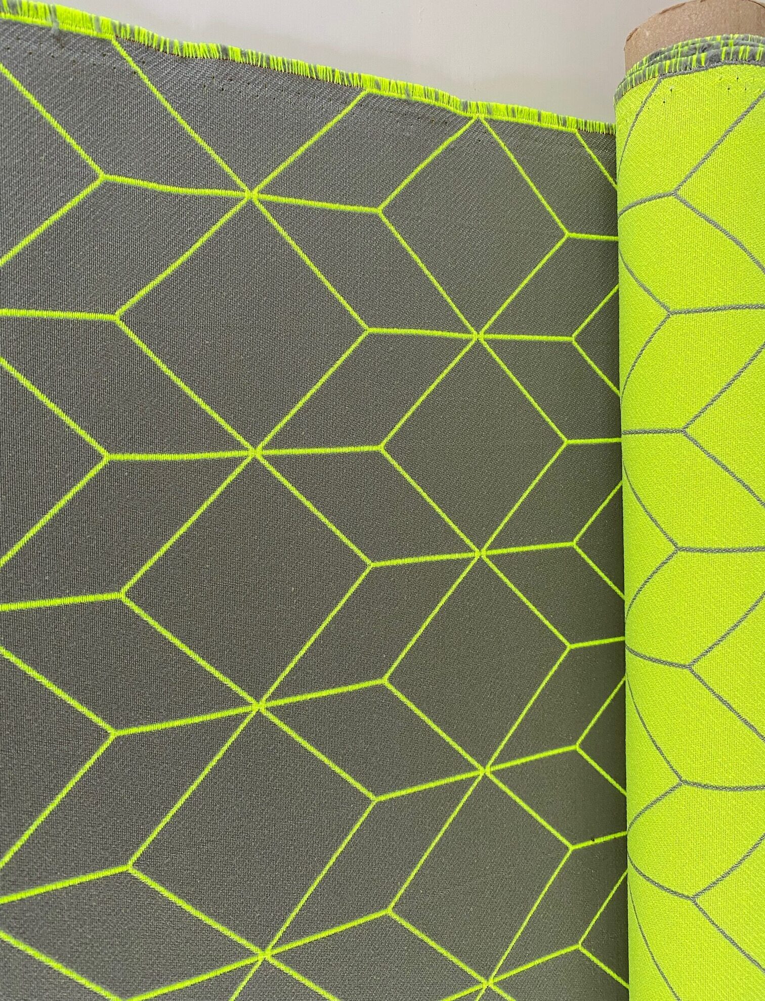 Kvadrat Bright Cube Glo 0004 neon yellow grey