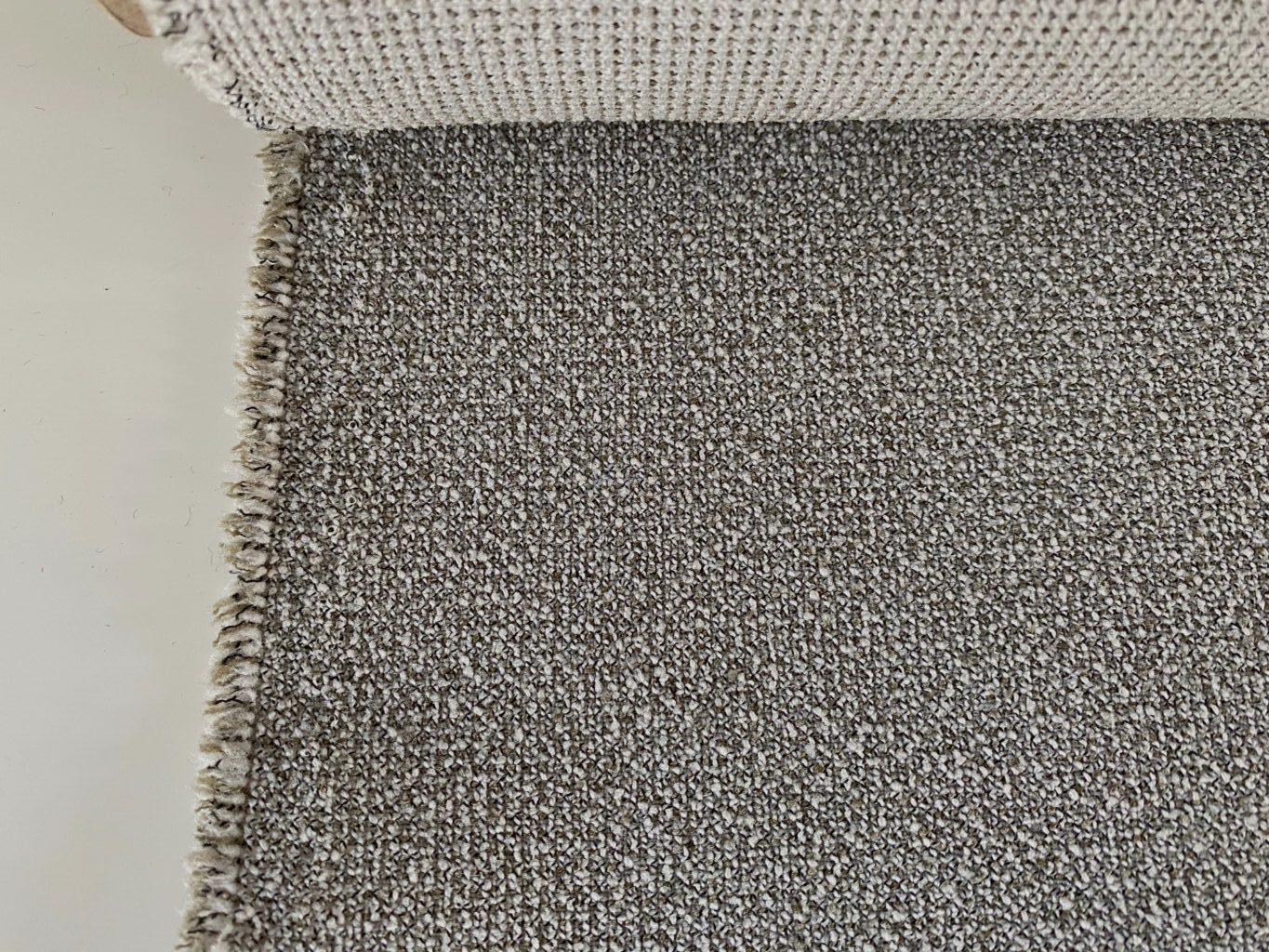 Gabriel Grain beige and grey shades, bouclé