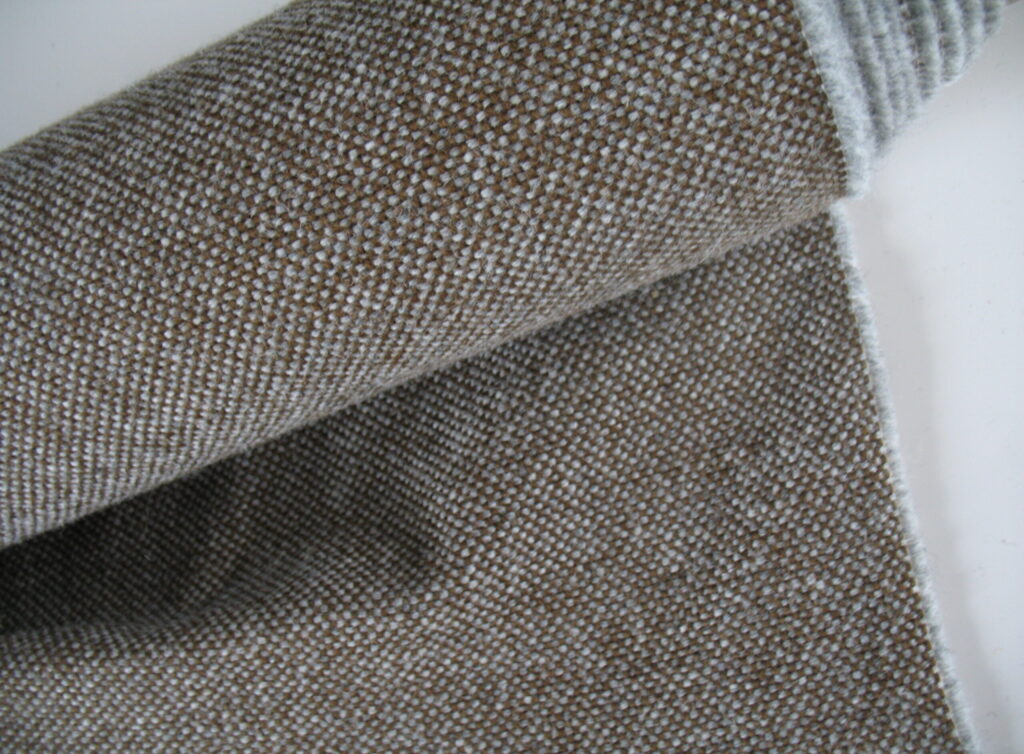 Kvadrat Hallingdal 65 270 brown grey
