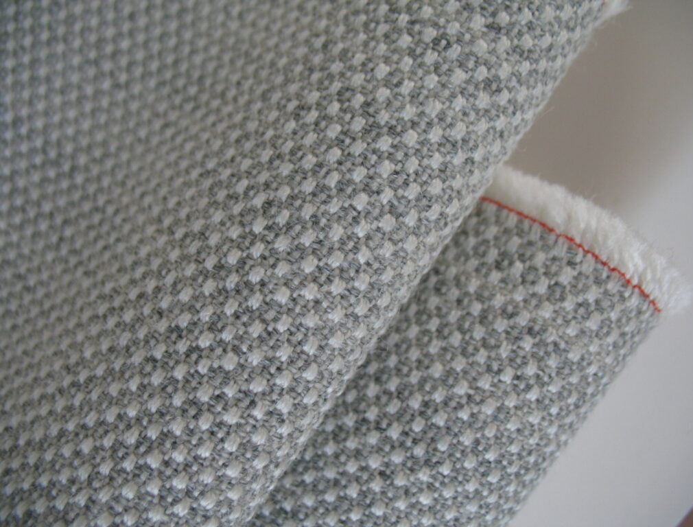 Kvadrat Fiord 2 101 cream grey