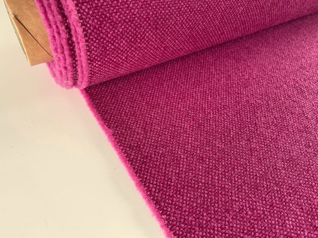 Kvadrat Hallingdal 65 553 shades of pink