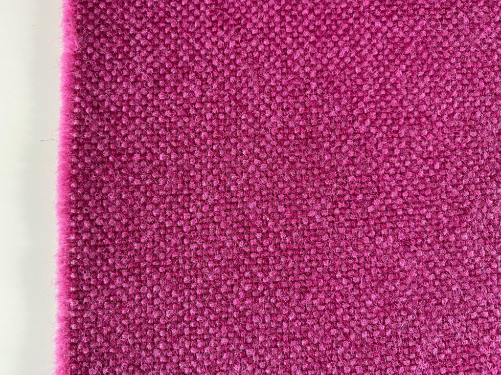Kvadrat Hallingdal 65 553 shades of pink