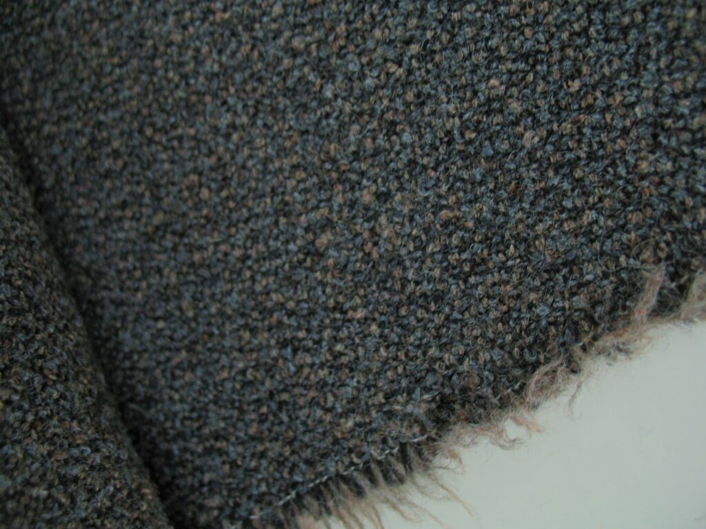 Kvadrat Outback 351 bouclé grey-brown