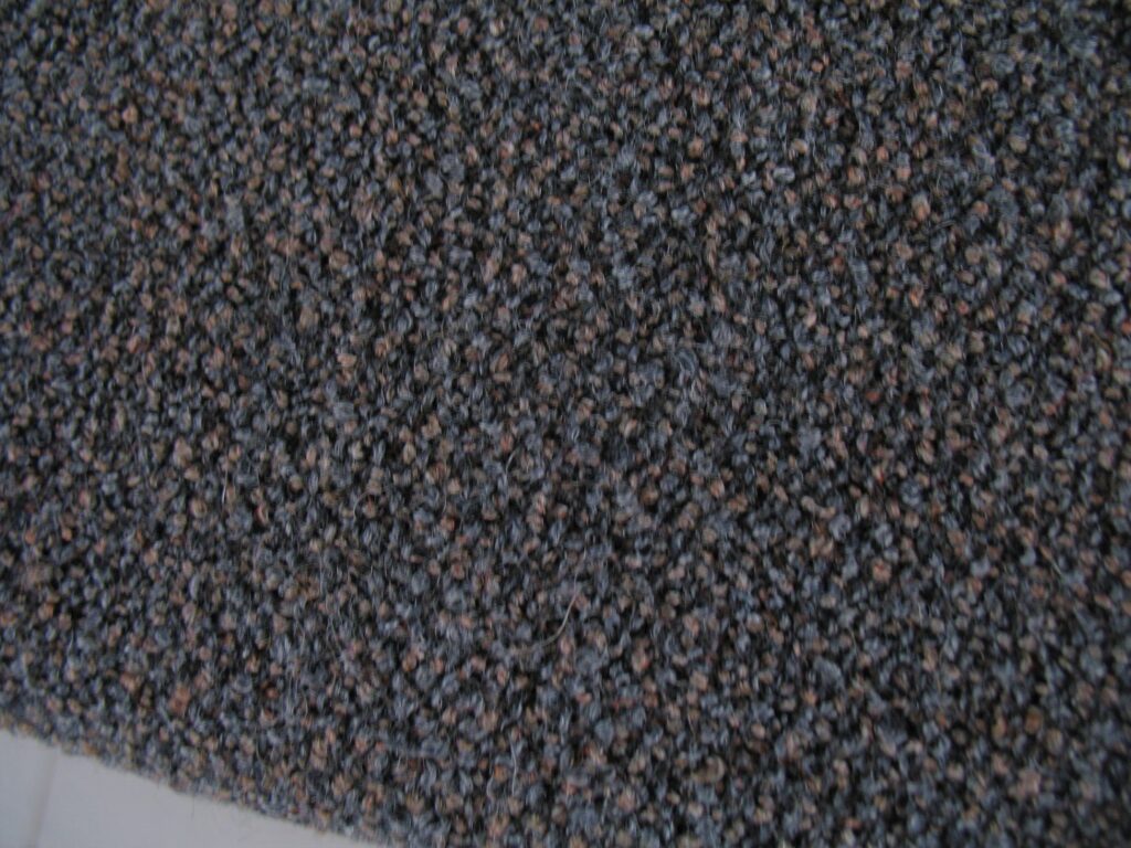 Kvadrat Outback 351 bouclé grey-brown