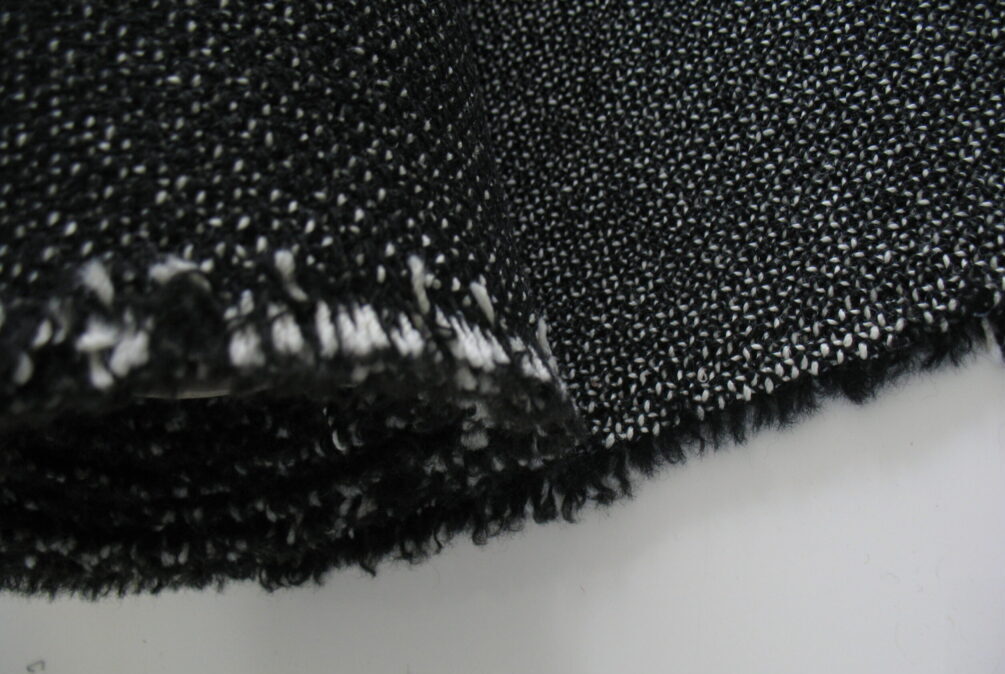 Kvadrat Perla 2.2 164 black cream