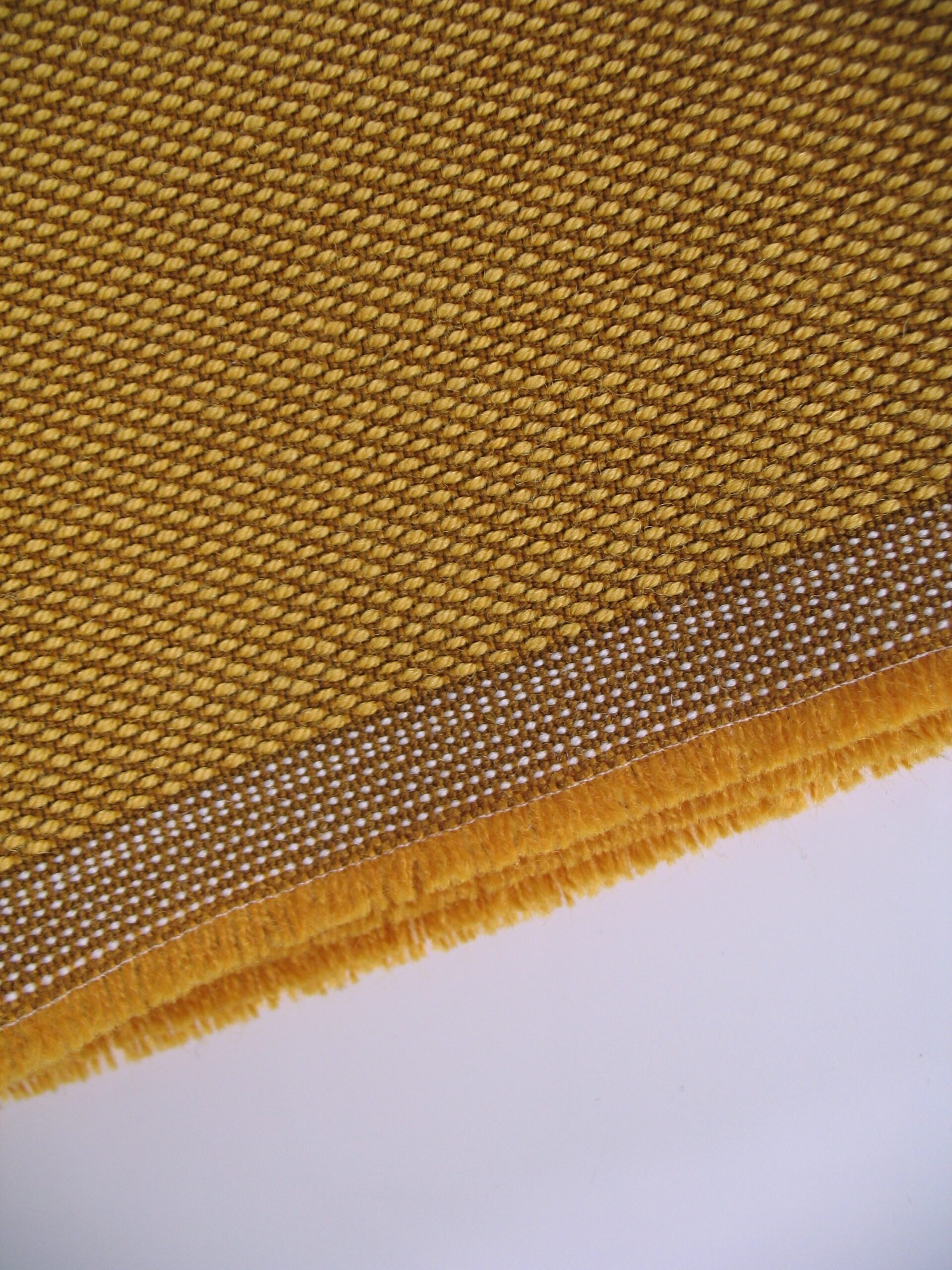 Kvadrat Steelcut Trio 3 453 ochre-yellow brown