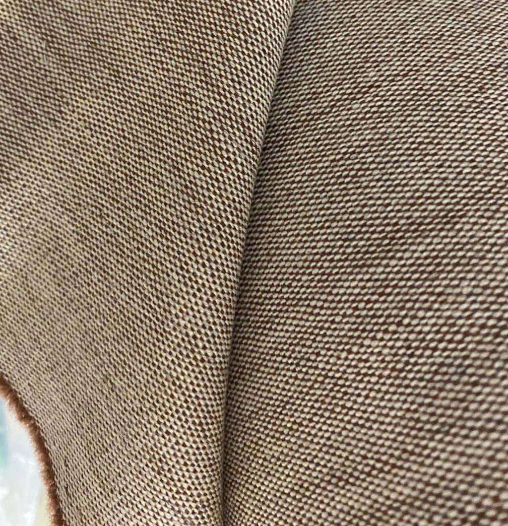 Kvadrat Land 321 cream brown