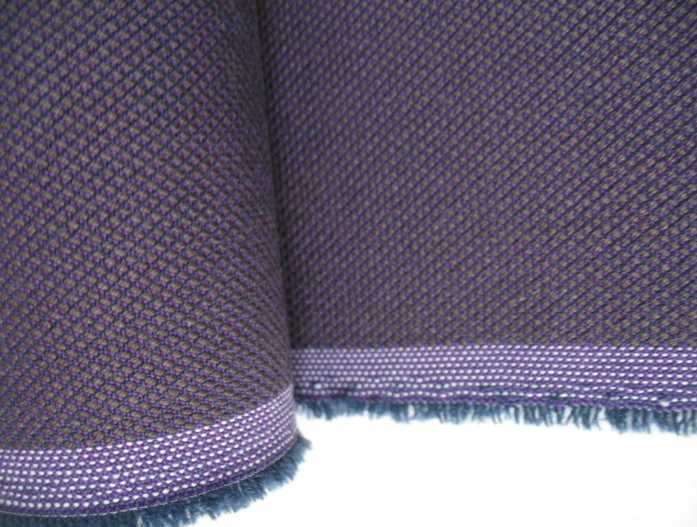 Kvadrat Steelcut Trio 2 683 purple olive green