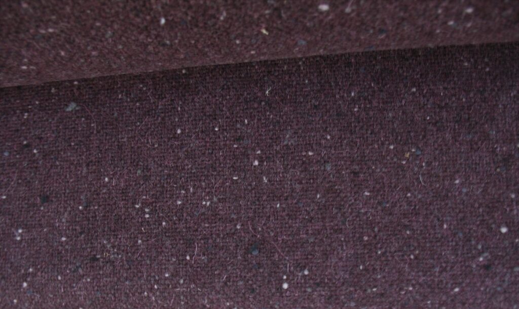 De Ploeg Edinburgh 05/13 aubergine-purple colour accents
